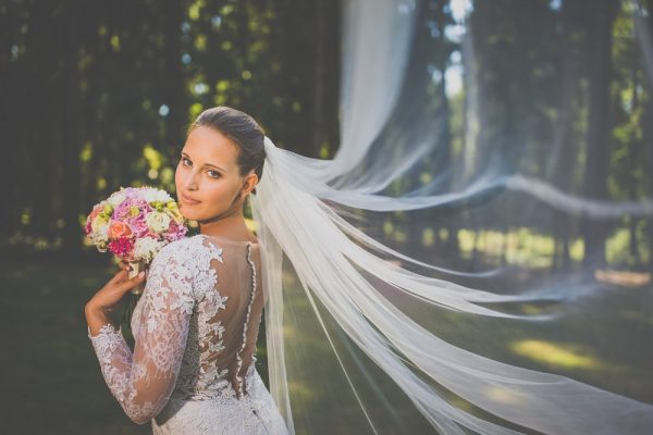 O que levar em consideração na hora de escolher o véu de noiva?